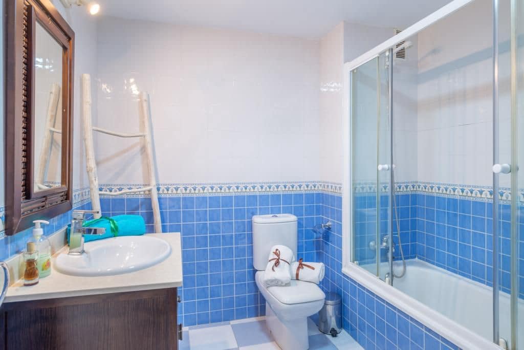 2 bedroom Apartment for rent in Marbella with garage - € 1,700 (Ref: 9400836)