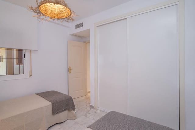 2 bedroom Apartment for rent in Marbella with garage - € 1,700 (Ref: 9400836)