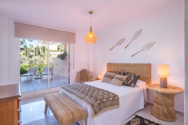 2 bedroom Apartment for rent in Marbella with garage - € 1,700 (Ref: 9400836)