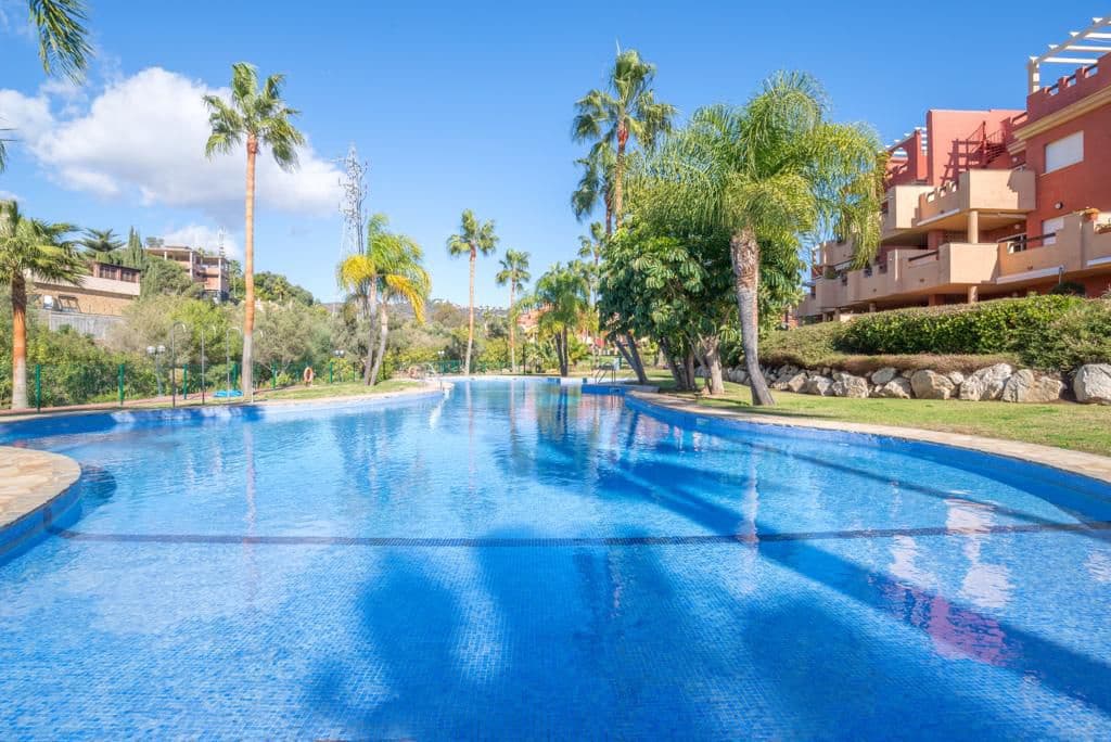 2 bedroom Apartment for rent in Marbella with garage - € 1,700 (Ref: 9400836)