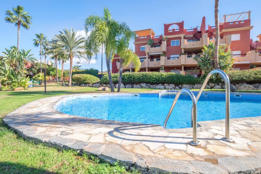 2 bedroom Apartment for rent in Marbella with garage - € 1,700 (Ref: 9400836)