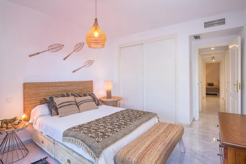 2 bedroom Apartment for rent in Marbella with garage - € 1,700 (Ref: 9400836)