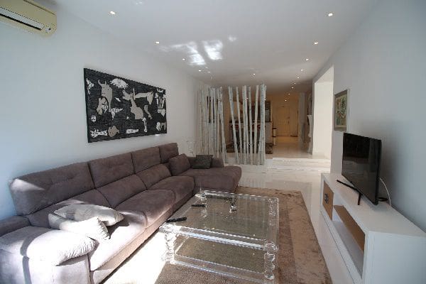 3 slaapkamer Appartement te huur in Puerto Banus met garage - € 3.500 (Ref: 9408044)