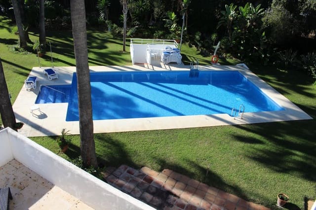 3 bedroom Apartment for rent in Puerto Banus, Marbella with garage - € 3,500 (Ref: 9408044)