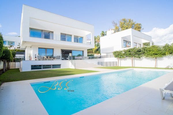 5 bedroom Villa for rent in Guadalmina - € 17,500 (Ref: 9430943)