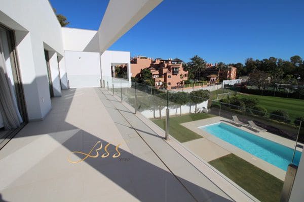 5 bedroom Villa for rent in Guadalmina - € 17,500 (Ref: 9430943)