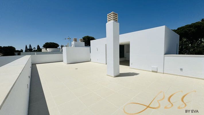 5 bedroom Villa for rent in Guadalmina - € 17,500 (Ref: 9430943)