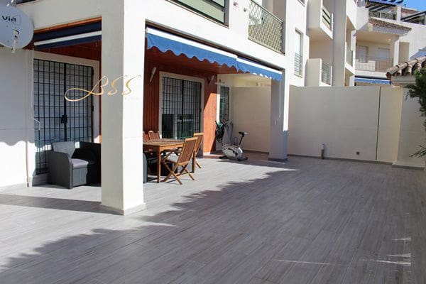 Appartement de 2 chambres à louer à Puerto Banus avec garage - 2 000 € (Ref: 9433329)
