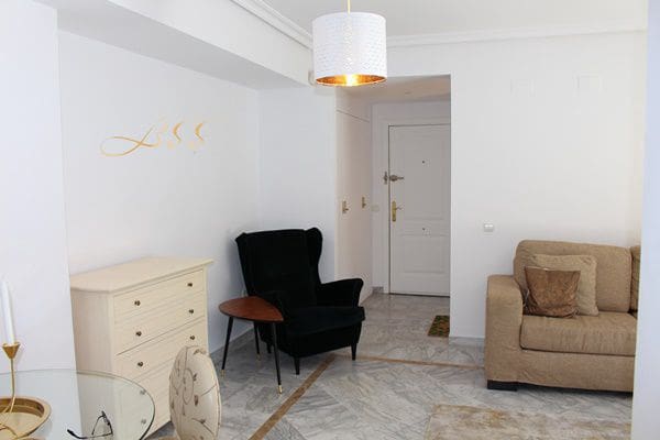 Appartement de 2 chambres à louer à Puerto Banus avec garage - 2 000 € (Ref: 9433329)