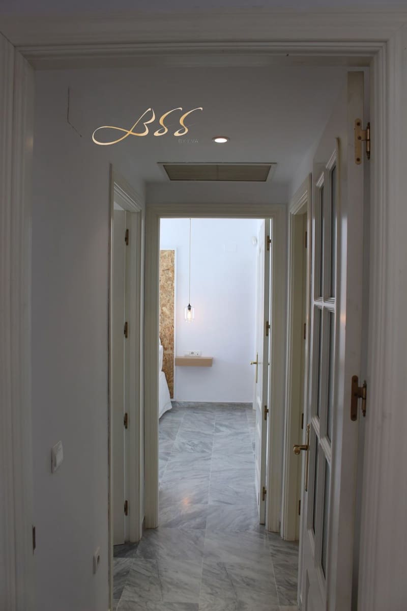 Appartement de 2 chambres à louer à Puerto Banus avec garage - 2 000 € (Ref: 9433329)