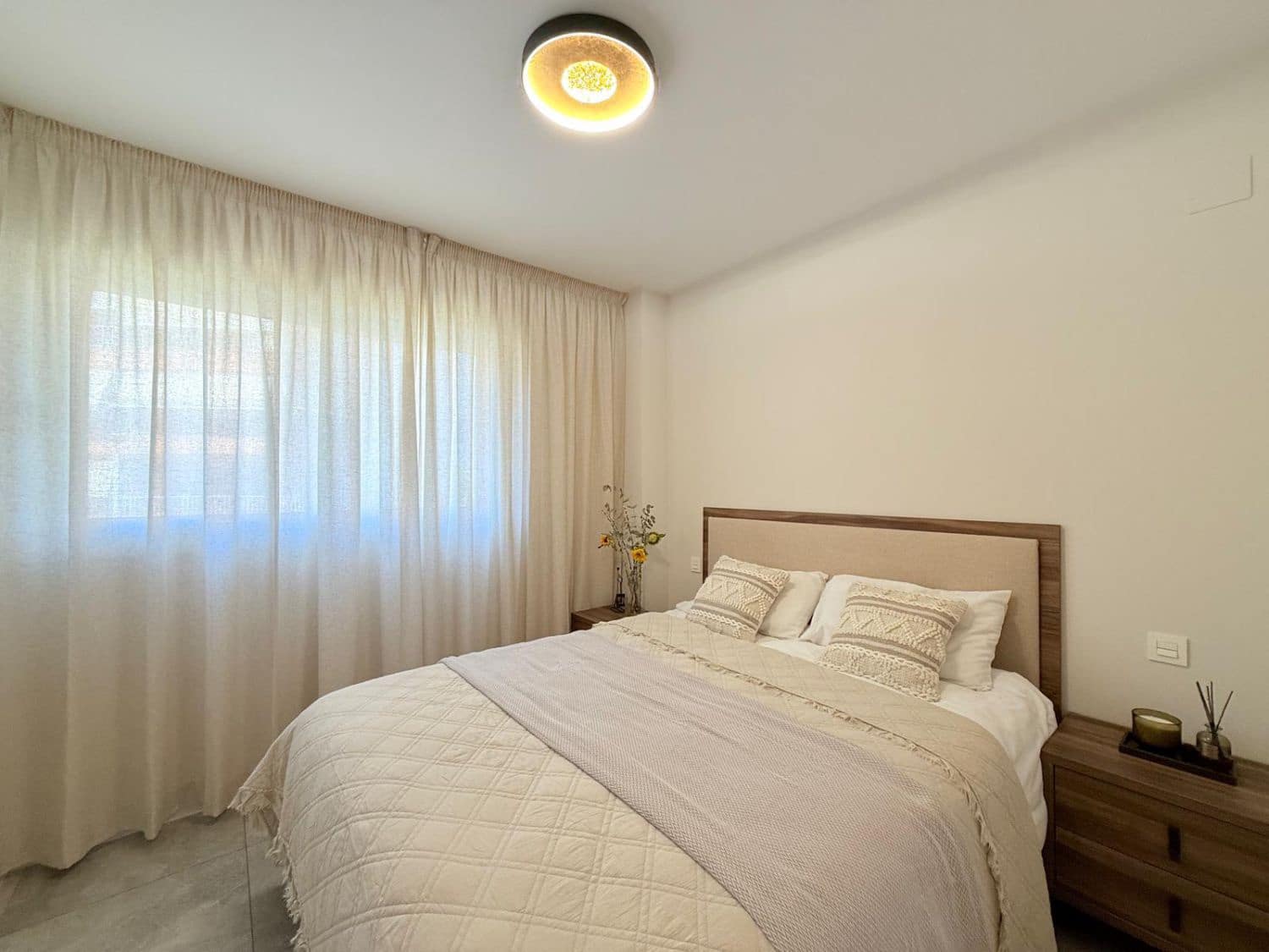 3 Zimmer Apartment zu vermieten in Marbella mit Garage - 3.500 € (Ref: 9433330)