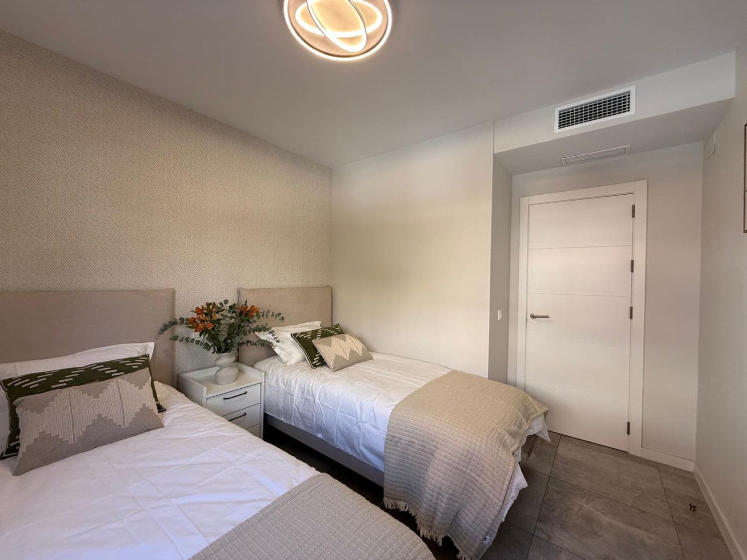 3 Zimmer Apartment zu vermieten in Marbella mit Garage - 3.500 € (Ref: 9433330)