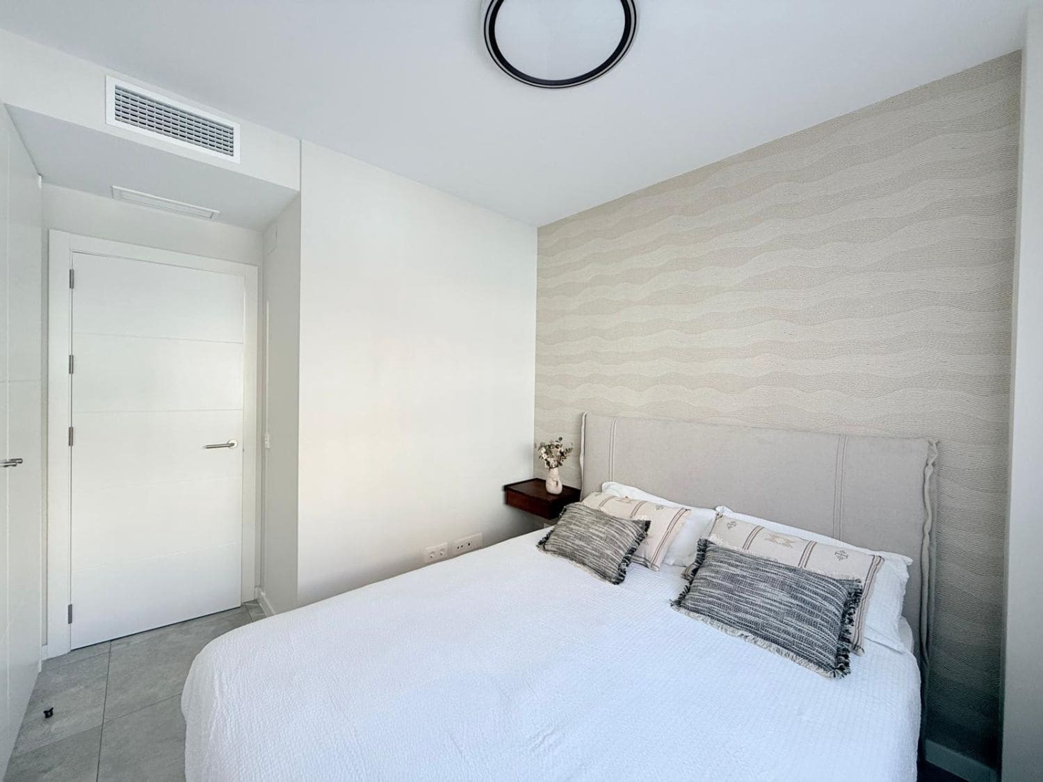 3 Zimmer Apartment zu vermieten in Marbella mit Garage - 3.500 € (Ref: 9433330)