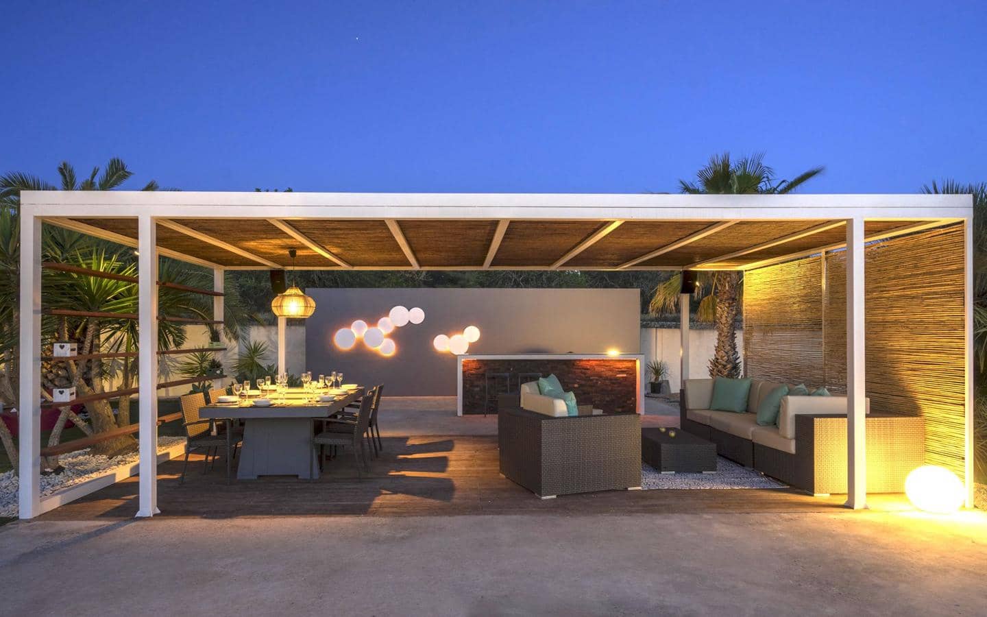 Chalet de 4 habitaciones en San Jose / Sant Josep de Sa Talaia en alquiler con piscina - 12.000 € (Ref: 10062485)