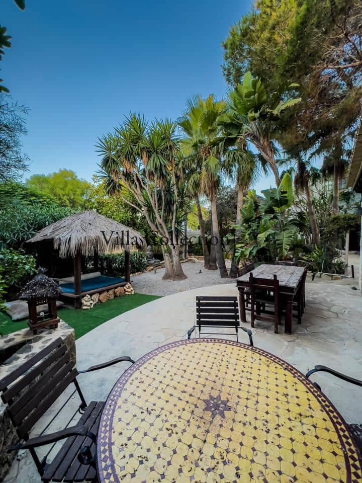 14 slaapkamer Villa te koop in Santa Eulalia / Santa Eularia met zwembad - € 6.000.000 (Ref: 4372559)