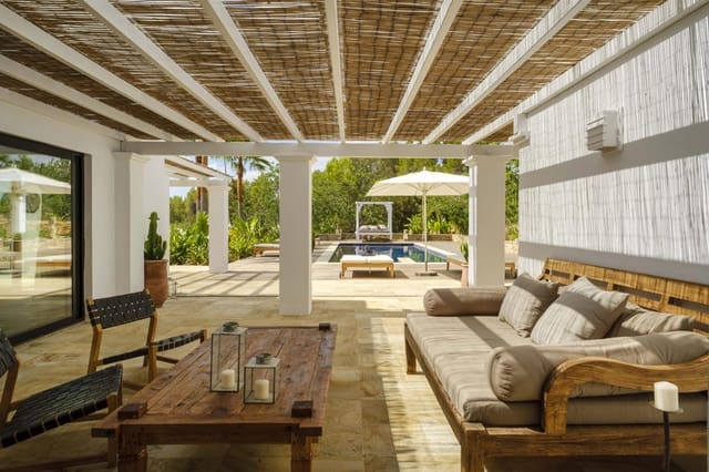 4 soveværelse Villa til leje i Ibiza by med swimmingpool garage - € 18.000 (Ref: 5742789)