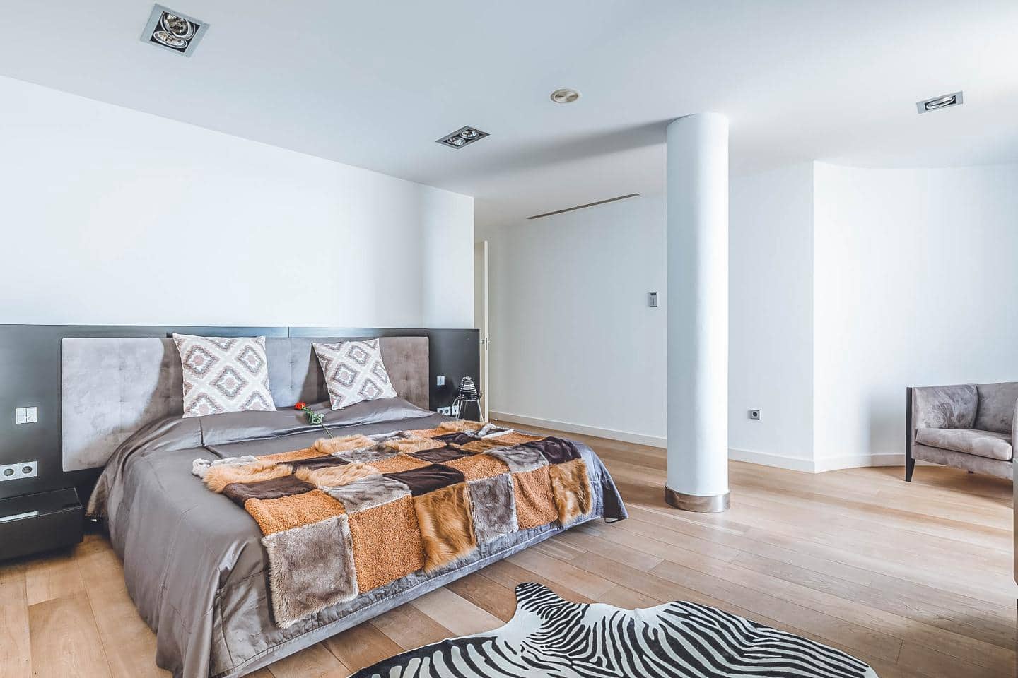 6 bedroom Villa for sale in Ibiza / Eivissa town with pool - € 7,950,000 (Ref: 7442166)