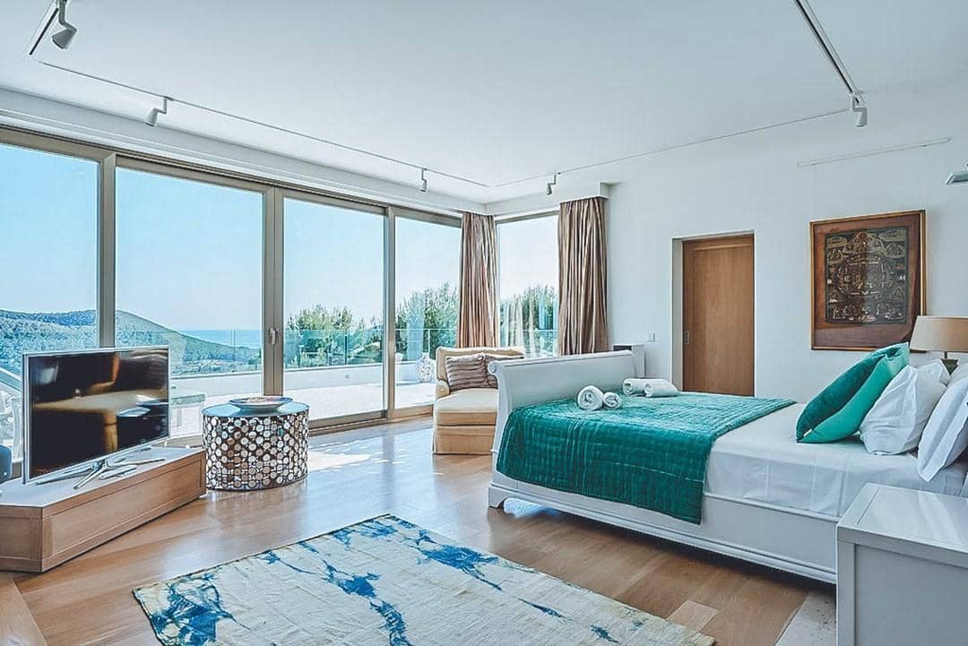 7 bedroom Villa for sale in San Jose / Sant Josep de Sa Talaia with pool - € 18,000,000 (Ref: 7454350)