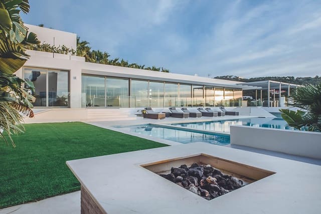 8 soveværelse Villa til salg i Cap Martinet, Ibiza by med swimmingpool - € 15.000.000 (Ref: 7454352)