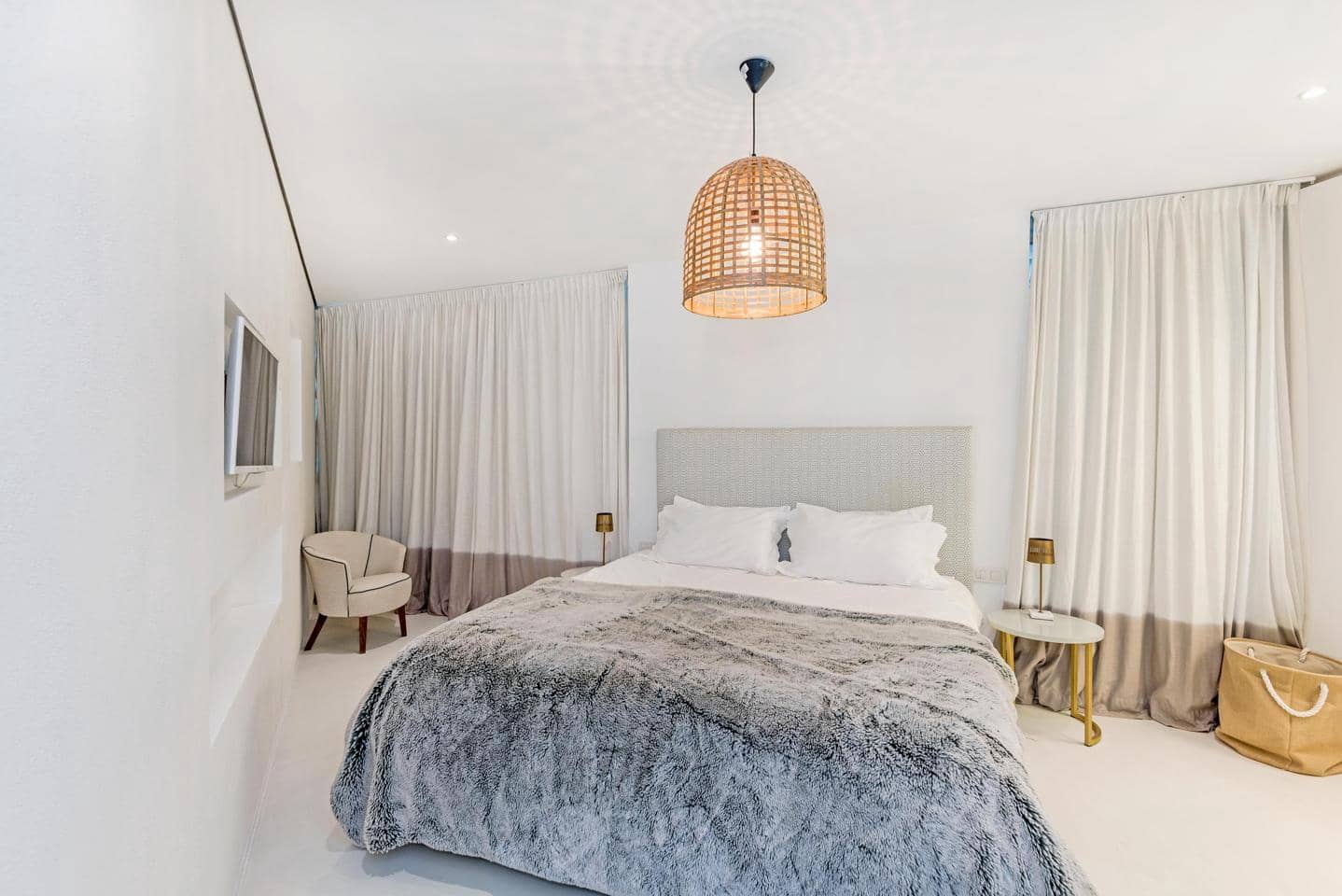 2 soveværelse Lejlighed til salg i Ibiza by med swimmingpool - € 1.350.000 (Ref: 7662513)