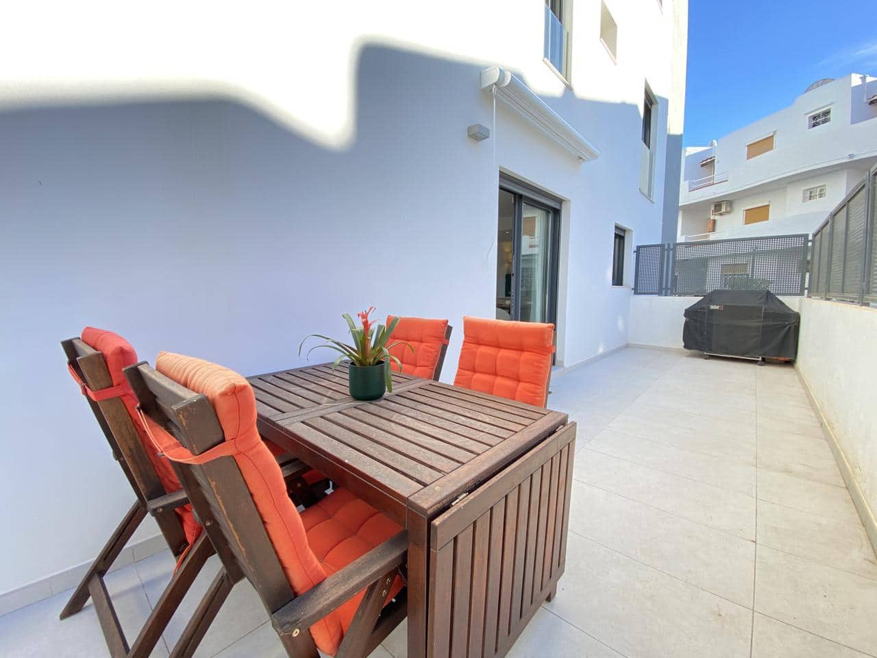 3 makuuhuone Asunto myytävänä paikassa Santa Eulalia / Santa Eularia mukana uima-altaan 
autotalli - 950 000 € (Ref: 8040246)