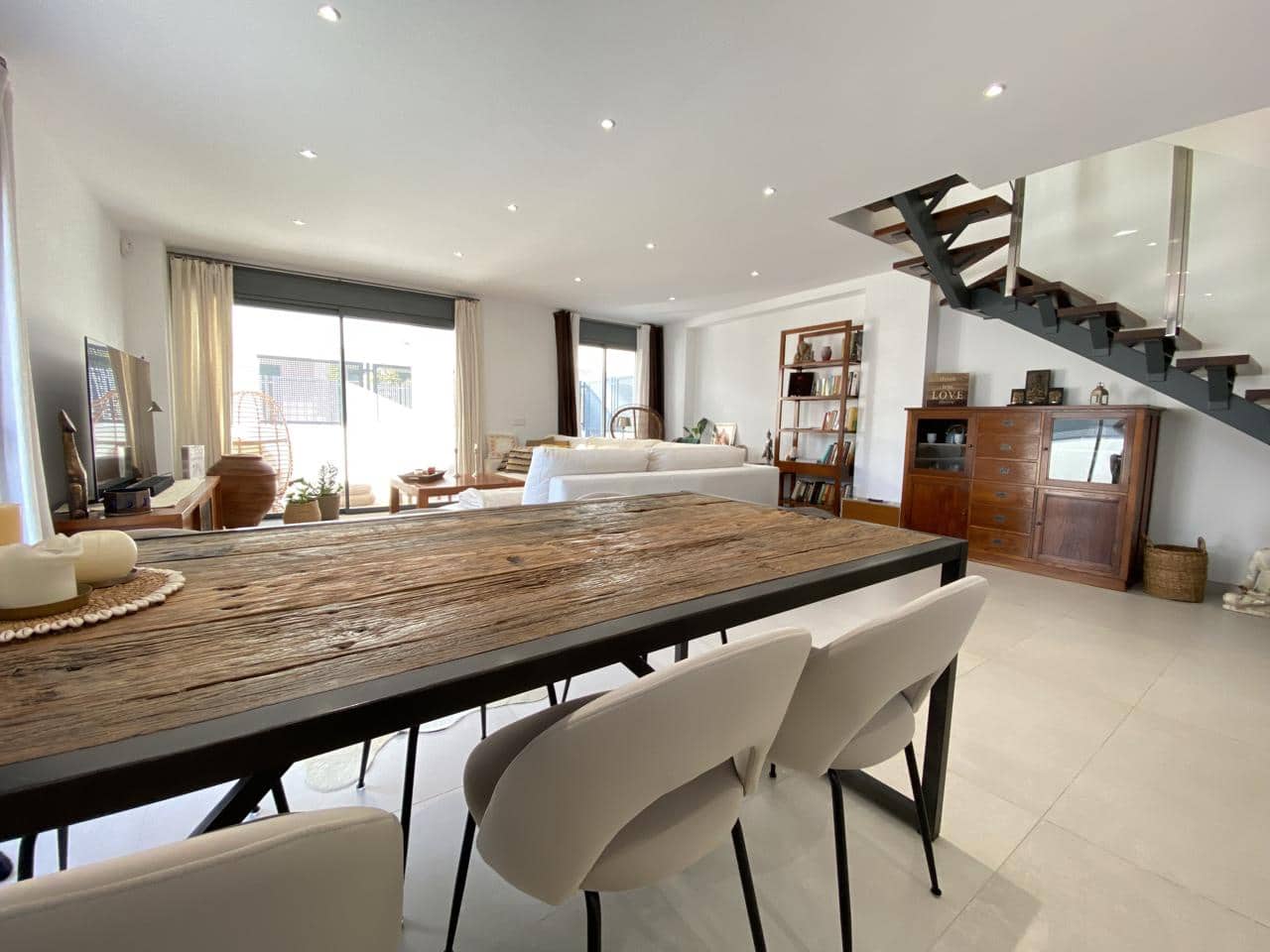 3 makuuhuone Asunto myytävänä paikassa Santa Eulalia / Santa Eularia mukana uima-altaan 
autotalli - 950 000 € (Ref: 8040246)