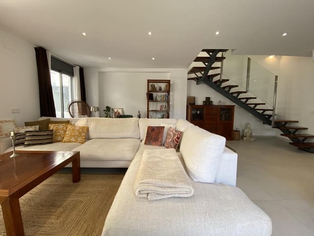 3 soverom Leilighet til salgs i Santa Eulalia / Santa Eularia med svømmebasseng garasje - € 950 000 (Ref: 8040246)