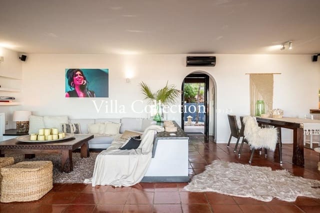 5 slaapkamer Villa voor vakantieverhuur in Ibiza dorp met zwembad garage - € 19.000 (Ref: 8104992)