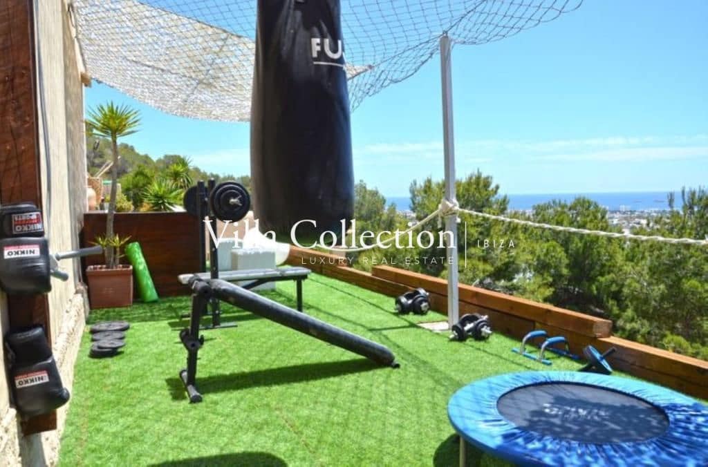 5 soverom Villa til salgs i Ibiza by med svømmebasseng garasje - € 19 000 (Ref: 8104992)