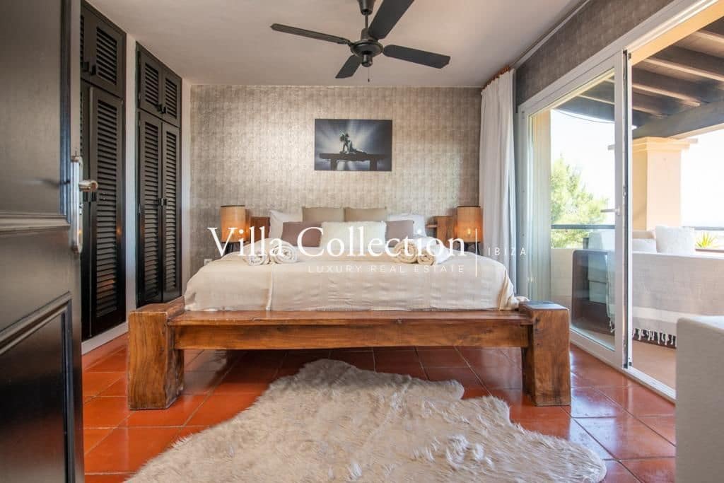 5 soverom Villa til salgs i Ibiza by med svømmebasseng garasje - € 19 000 (Ref: 8104992)