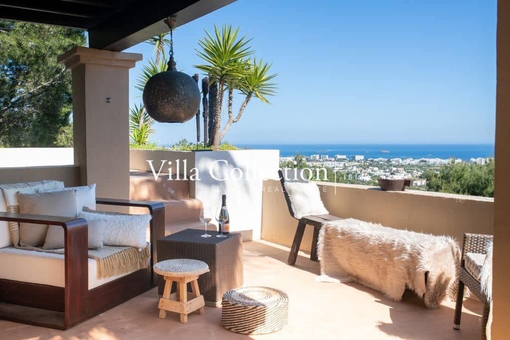 5 soverom Villa til salgs i Ibiza by med svømmebasseng garasje - € 19 000 (Ref: 8104992)
