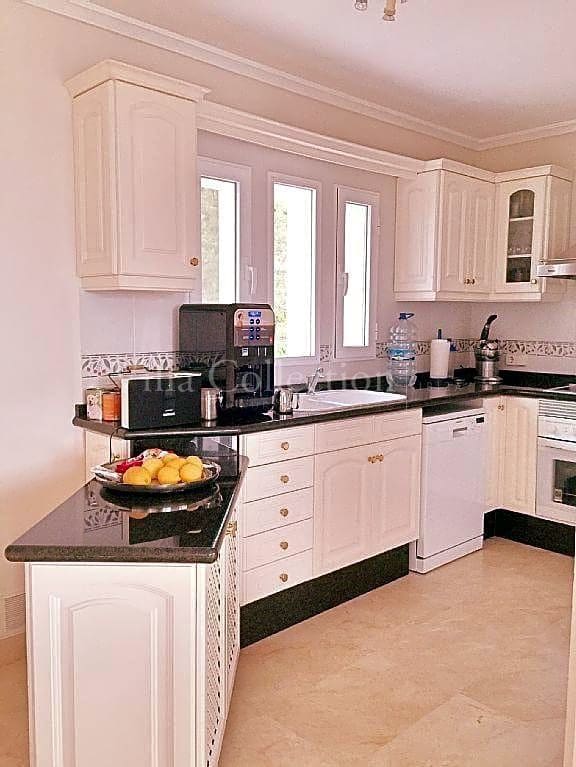 4 makuuhuone Huvila lomavuokrausta paikassa Ibiza kaupunki mukana uima-altaan 
autotalli - 10 000 € (Ref: 8142590)