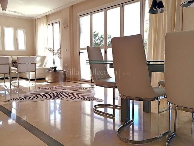 4 makuuhuone Huvila lomavuokrausta paikassa Ibiza kaupunki mukana uima-altaan 
autotalli - 10 000 € (Ref: 8142590)