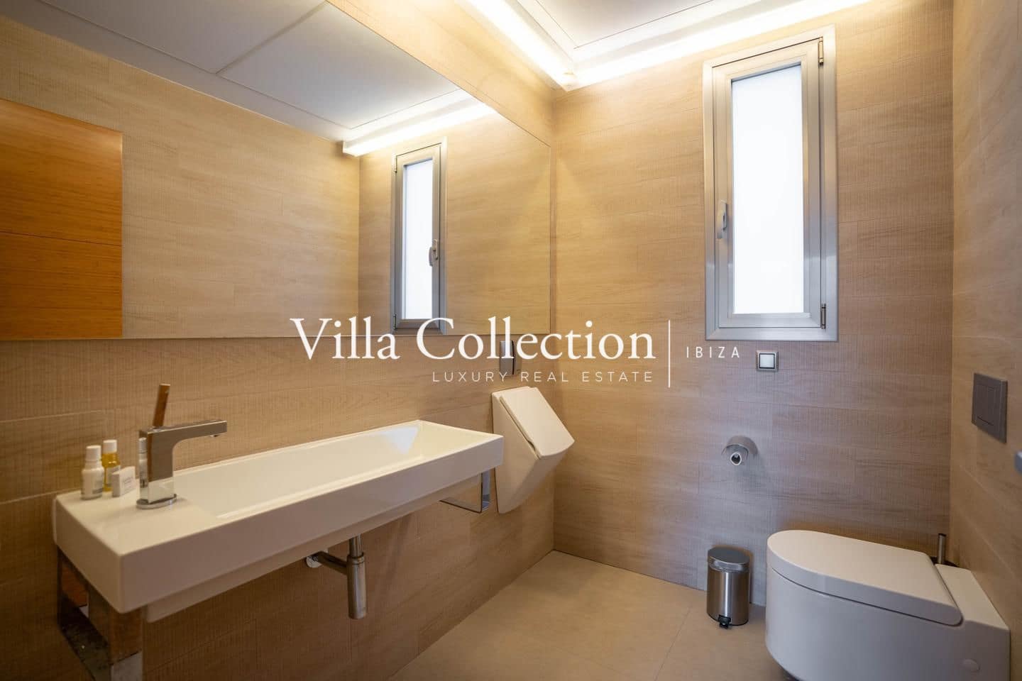 8 bedroom Villa for holiday rental in Ibiza / Eivissa town with pool - € 20,000 (Ref: 8161250)