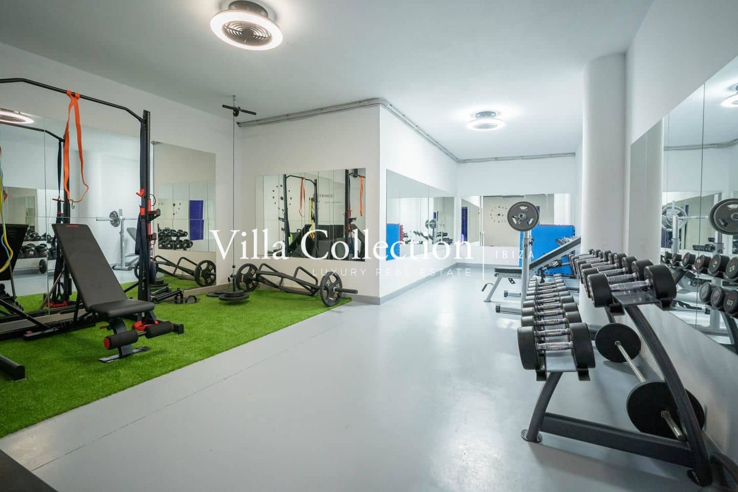 8 bedroom Villa for holiday rental in Ibiza / Eivissa town with pool - € 20,000 (Ref: 8161250)