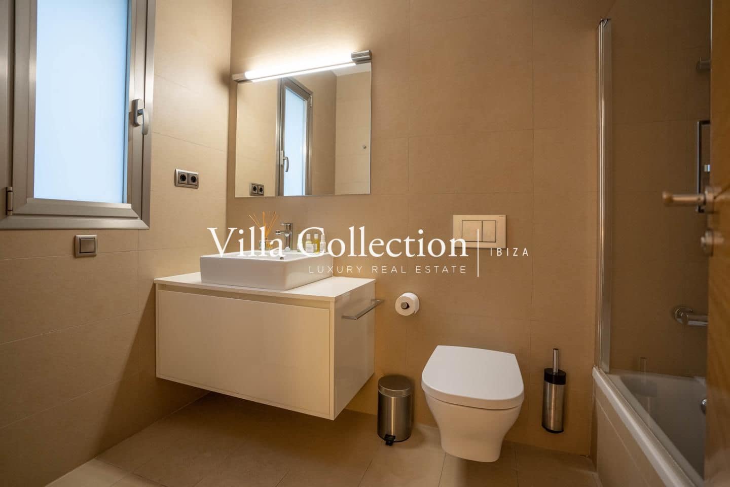 8 bedroom Villa for holiday rental in Ibiza / Eivissa town with pool - € 20,000 (Ref: 8161250)