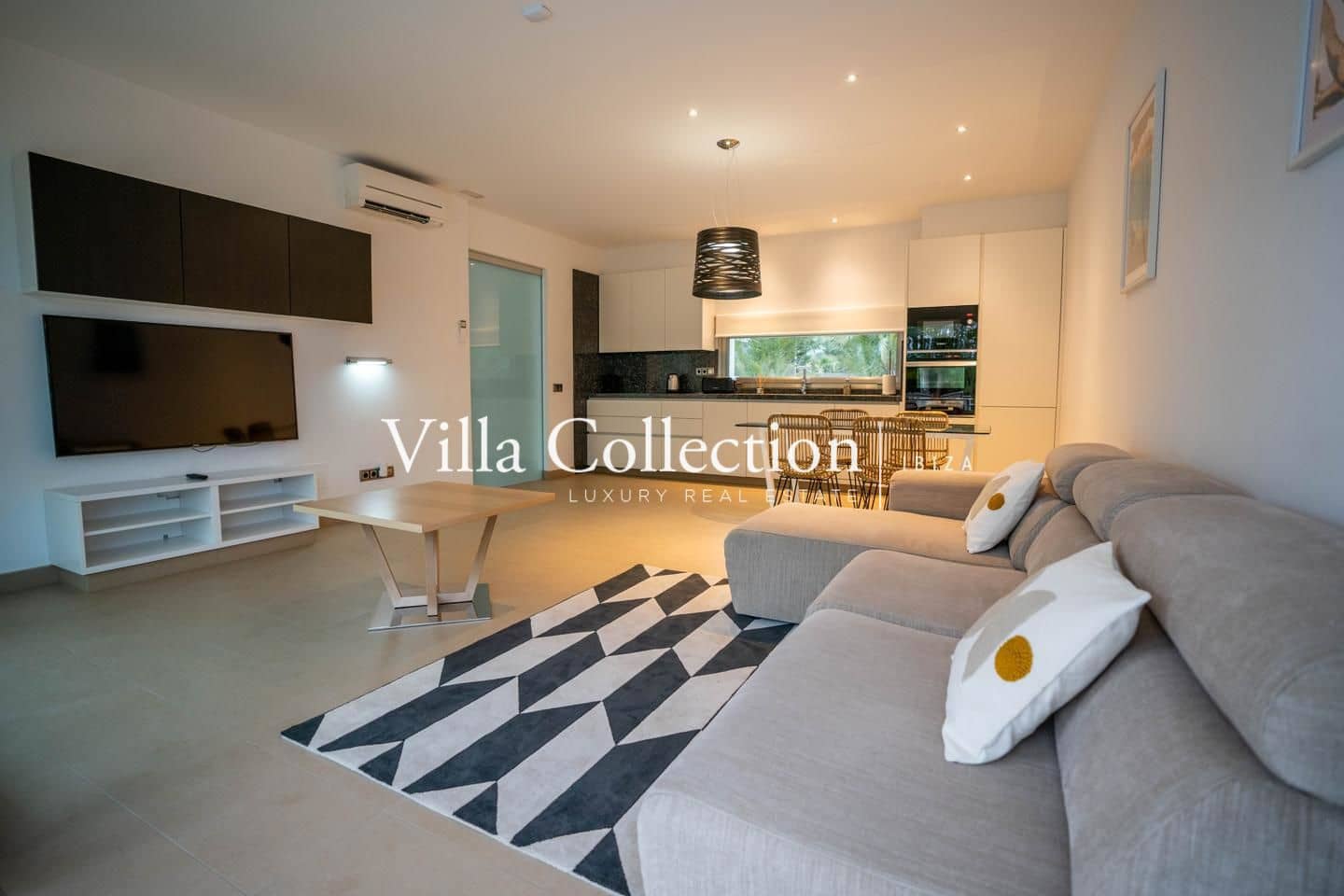 8 bedroom Villa for holiday rental in Ibiza / Eivissa town with pool - € 20,000 (Ref: 8161250)