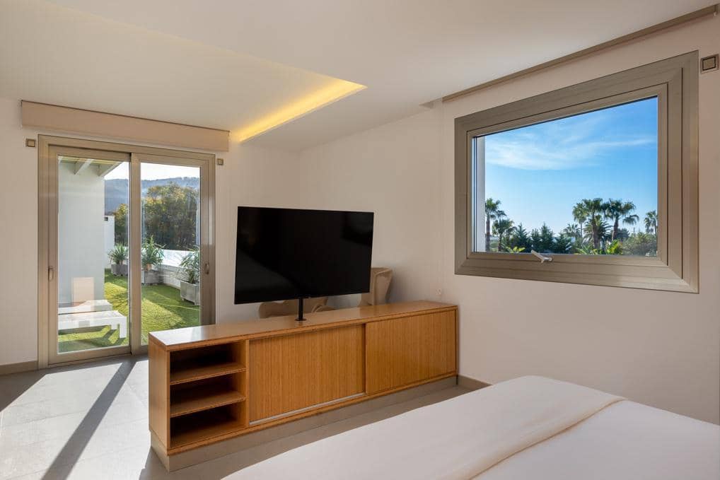 8 bedroom Villa for holiday rental in Ibiza / Eivissa town with pool - € 20,000 (Ref: 8161250)