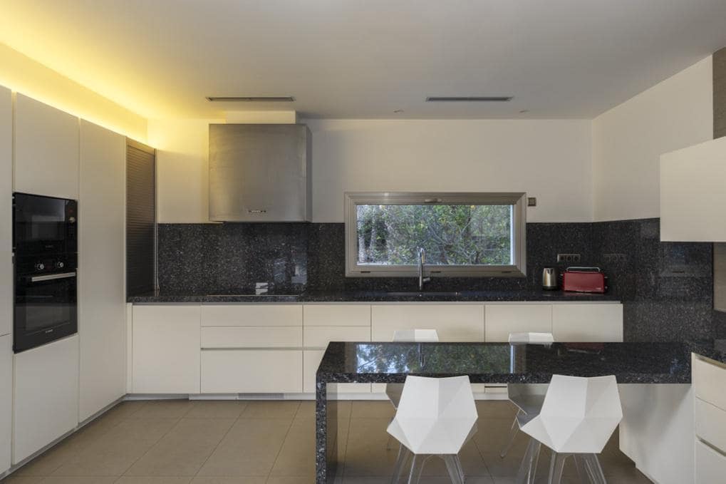 8 bedroom Villa for holiday rental in Ibiza / Eivissa town with pool - € 20,000 (Ref: 8161250)