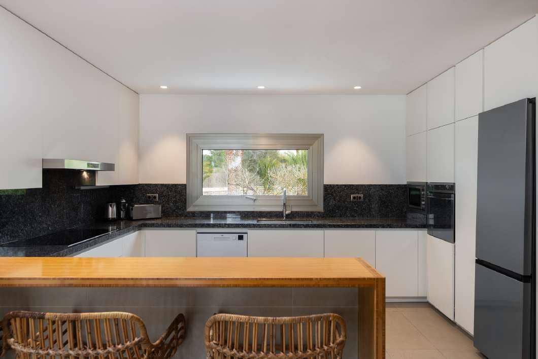 7 bedroom Villa for holiday rental in Ibiza / Eivissa town with pool - € 20,000 (Ref: 8161251)