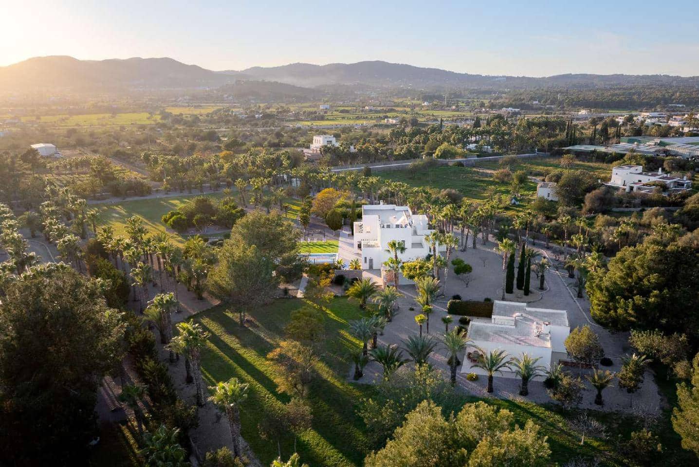 7 bedroom Villa for holiday rental in Ibiza / Eivissa town with pool - € 20,000 (Ref: 8161251)