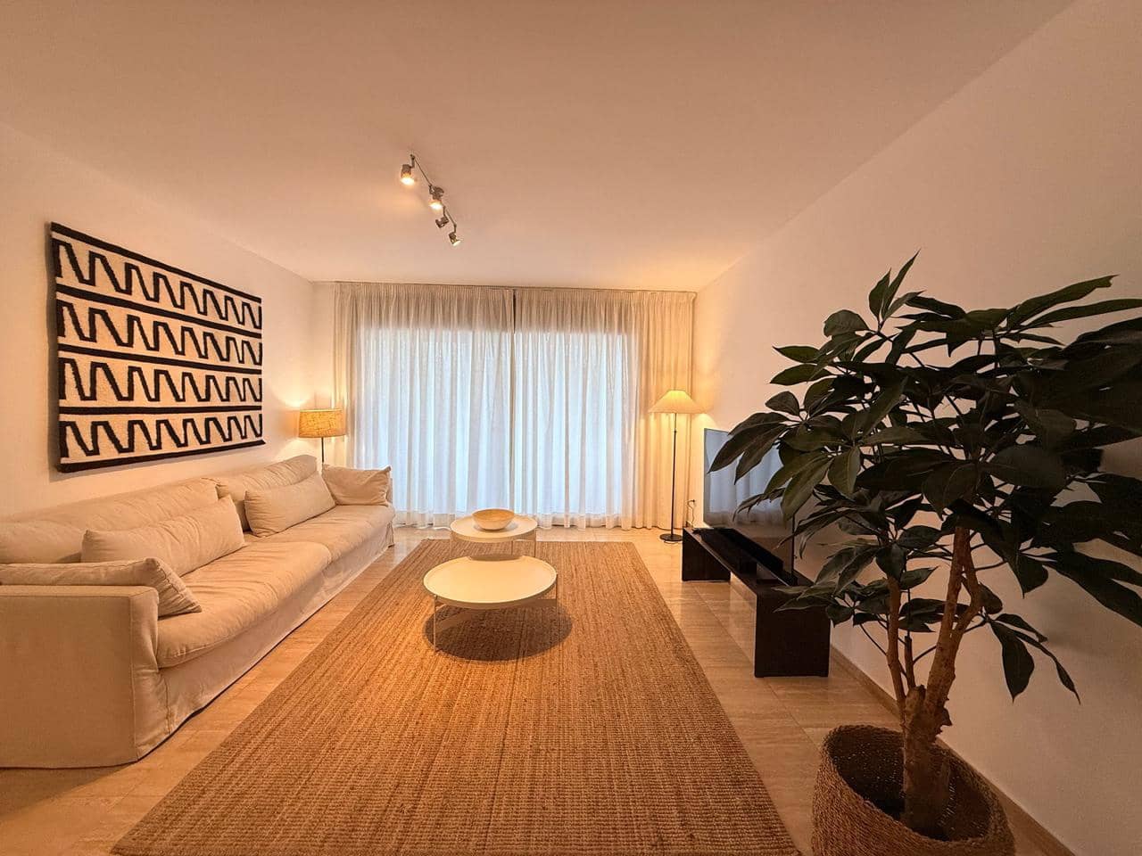 Piso de 3 habitaciones en Ibiza / Eivissa ciudad en venta con piscina garaje - 830.000 € (Ref: 8628482)