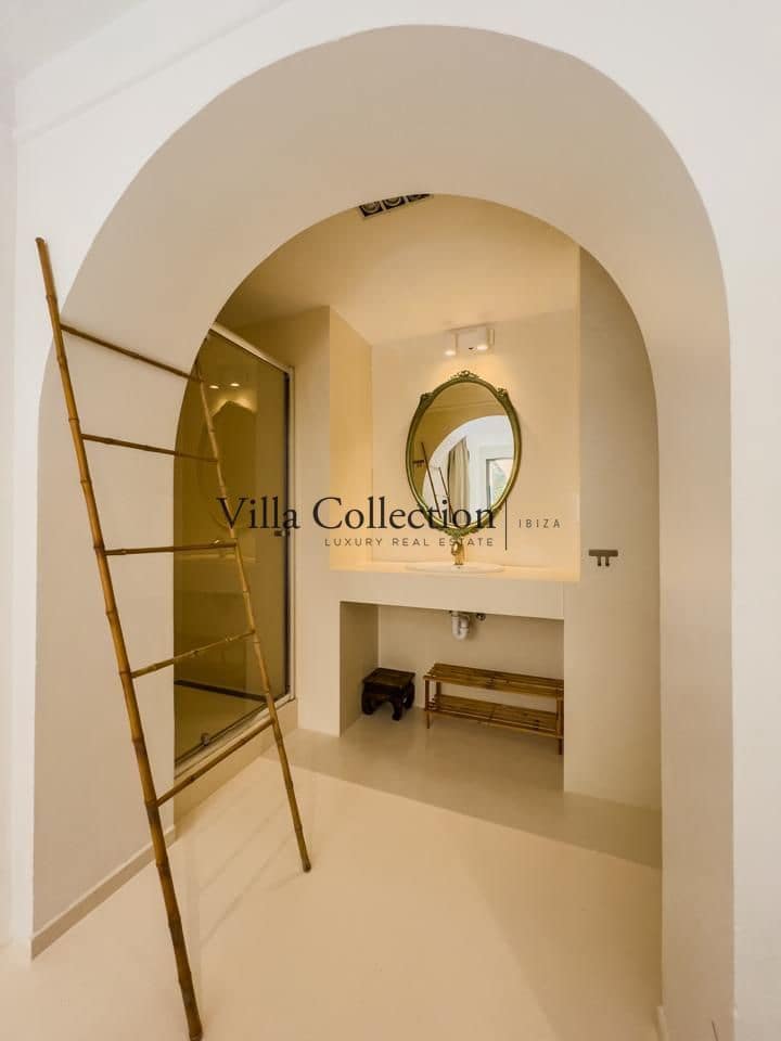 14 slaapkamer Villa te koop in Santa Eulalia / Santa Eularia met zwembad - € 6.000.000 (Ref: 8845193)