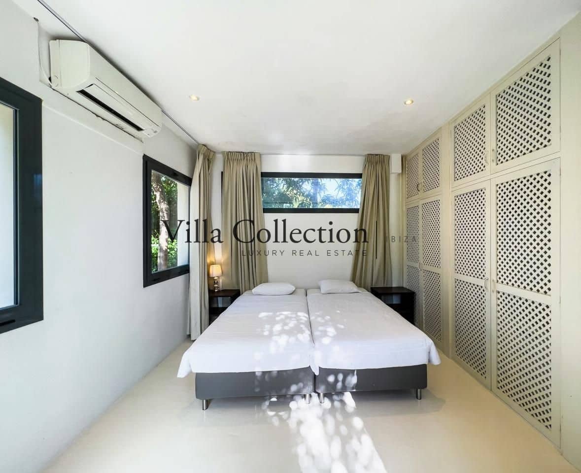 14 slaapkamer Villa te koop in Santa Eulalia / Santa Eularia met zwembad - € 6.000.000 (Ref: 8845193)