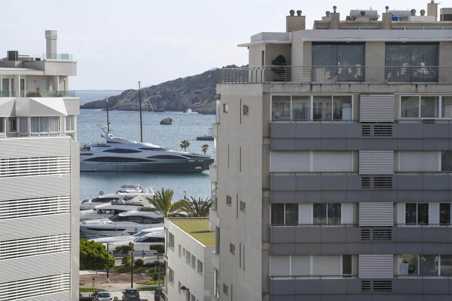 3 slaapkamer Flat te huur in Ibiza dorp met zwembad - € 17.000 (Ref: 8934589)