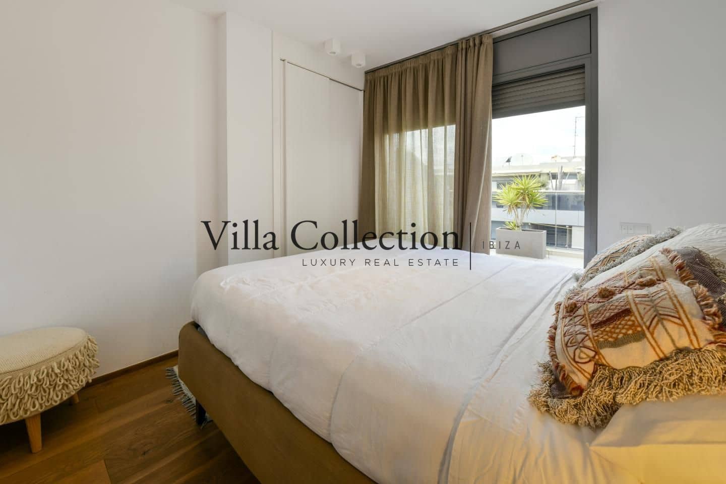 3 slaapkamer Flat te huur in Ibiza dorp met zwembad - € 17.000 (Ref: 8934589)