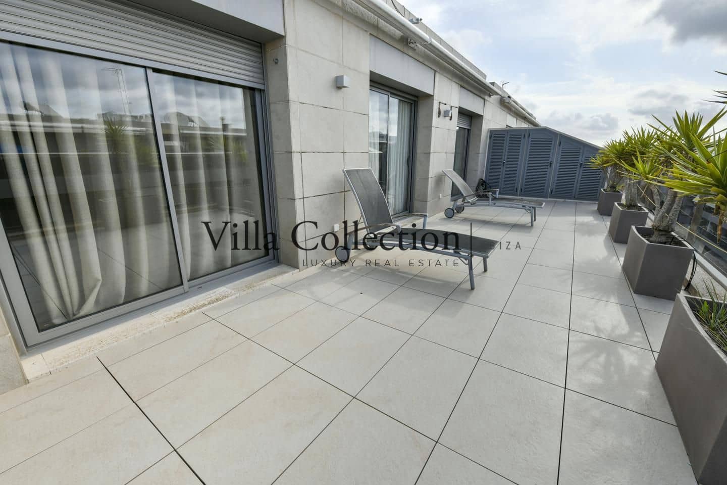 3 slaapkamer Flat te huur in Ibiza dorp met zwembad - € 17.000 (Ref: 8934589)