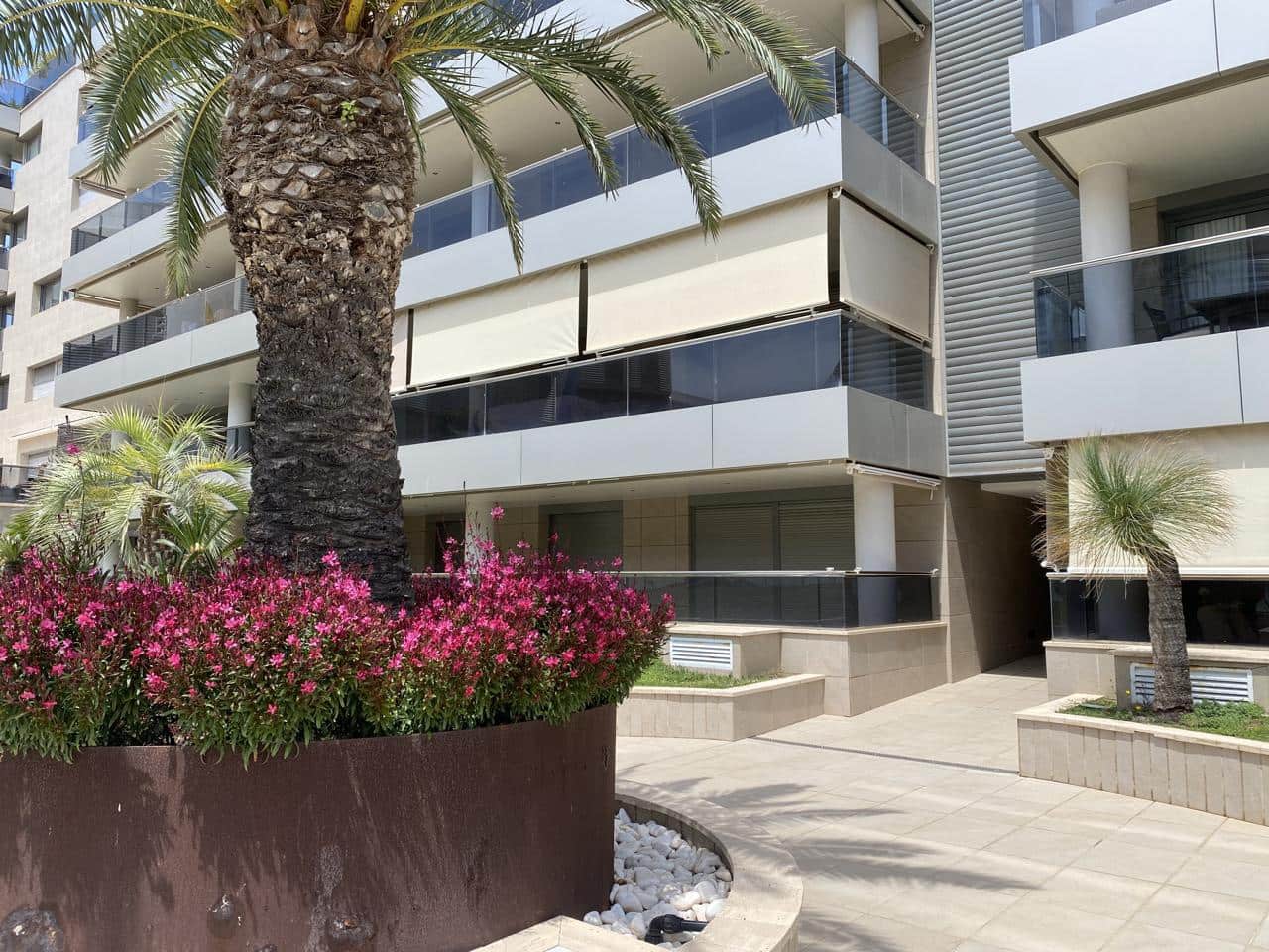 3 slaapkamer Flat te huur in Ibiza dorp met zwembad - € 17.000 (Ref: 8934589)