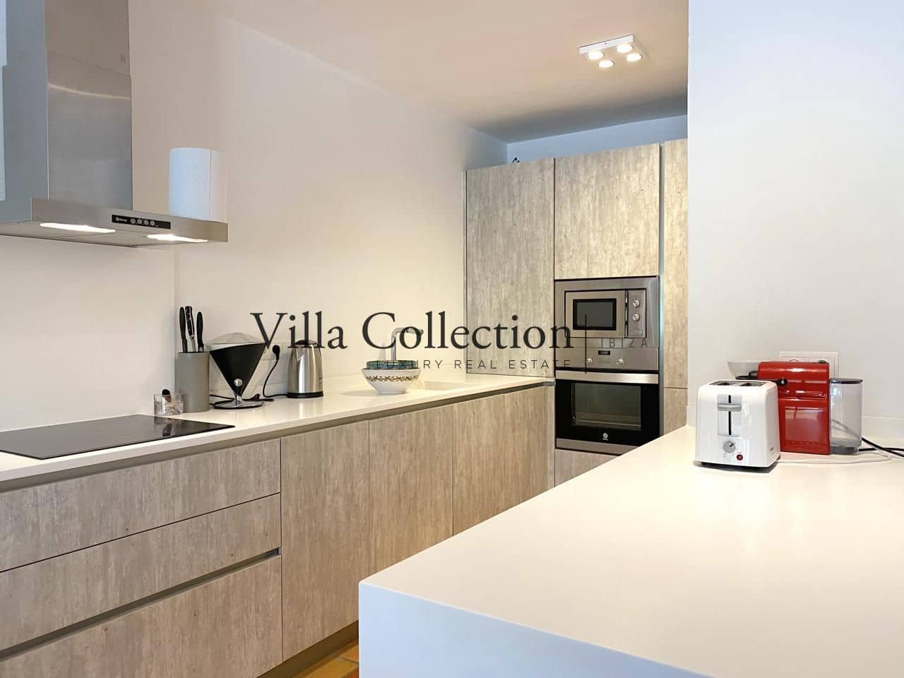 3 soveværelse Villa til leje i Roca Llisa med swimmingpool - € 4.500 (Ref: 8952472)