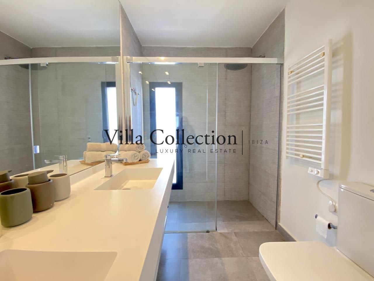 3 soveværelse Villa til leje i Roca Llisa med swimmingpool - € 4.500 (Ref: 8952472)